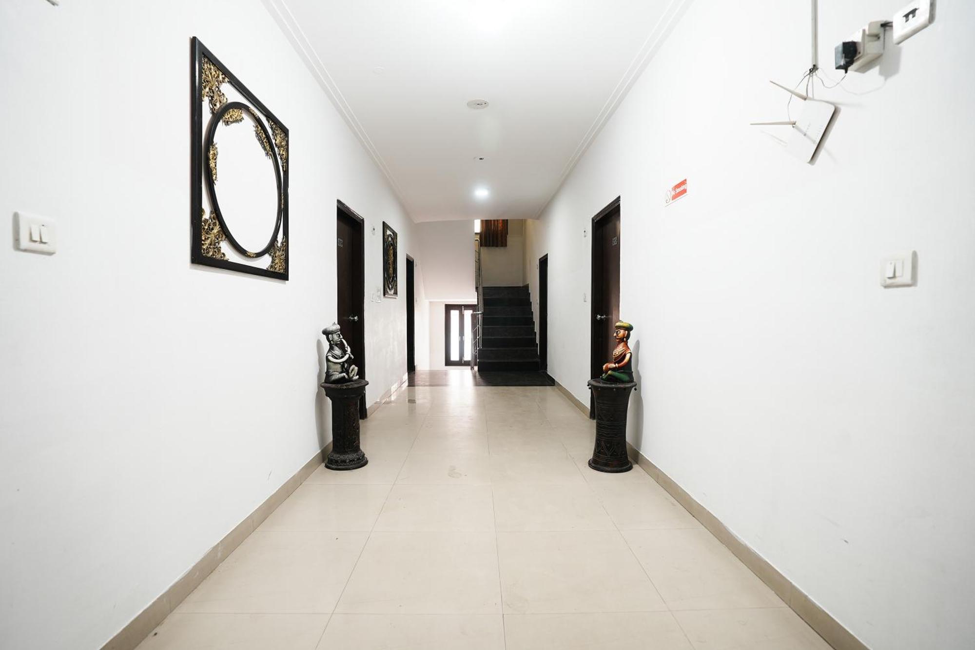 Hotel Om Paradise New Delhi Buitenkant foto